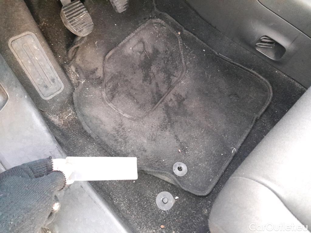  Citroen  C4 Cactus CITROEN  / 2018 / 5P / berlina con portón BlueHDi 100 S&S Feel #18