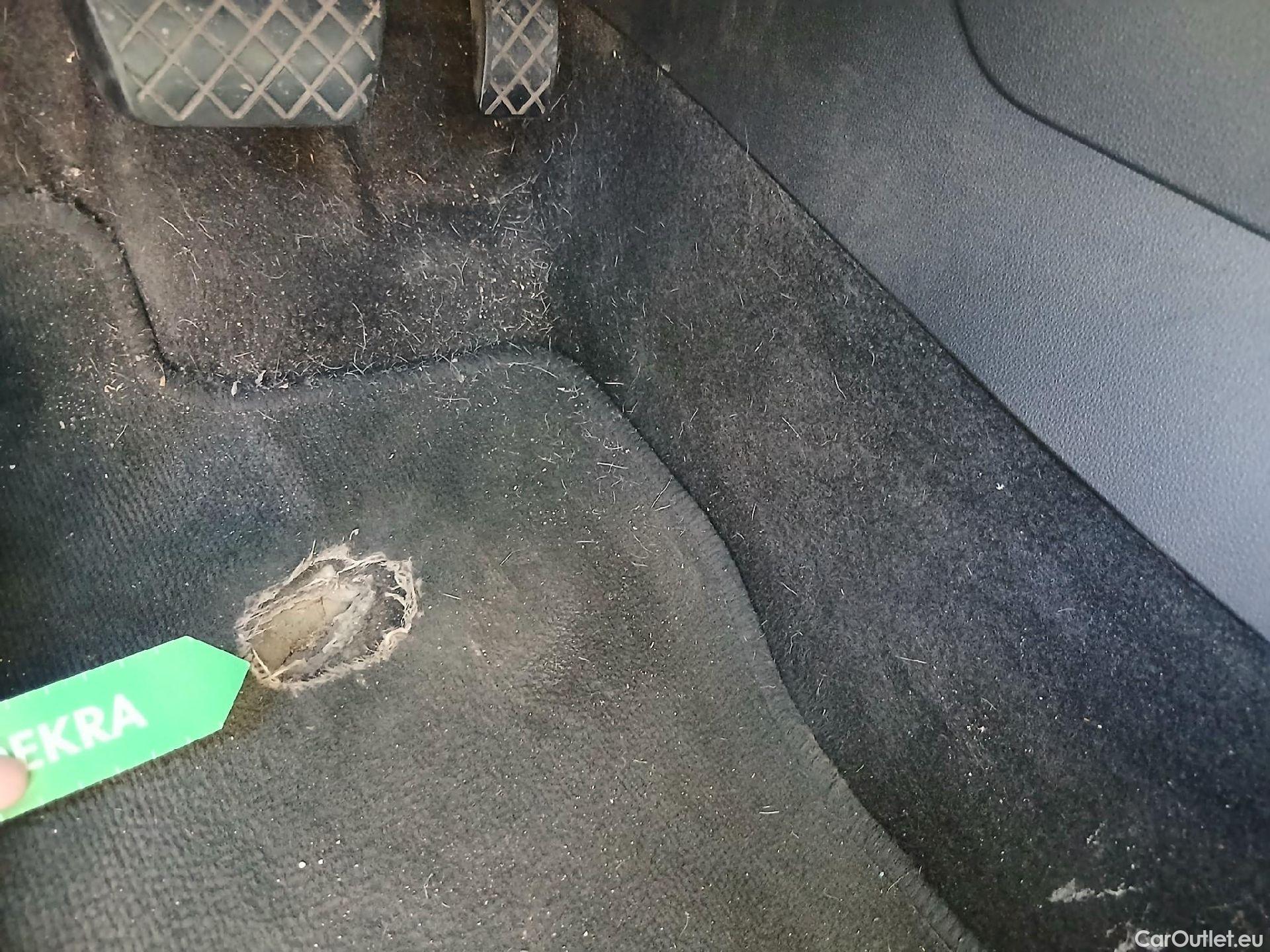  Skoda  Octavia SKODA  / 2020 / 5P / familiar Combi 2.0 TDI 85kW(115CV) DSG Ambition #4