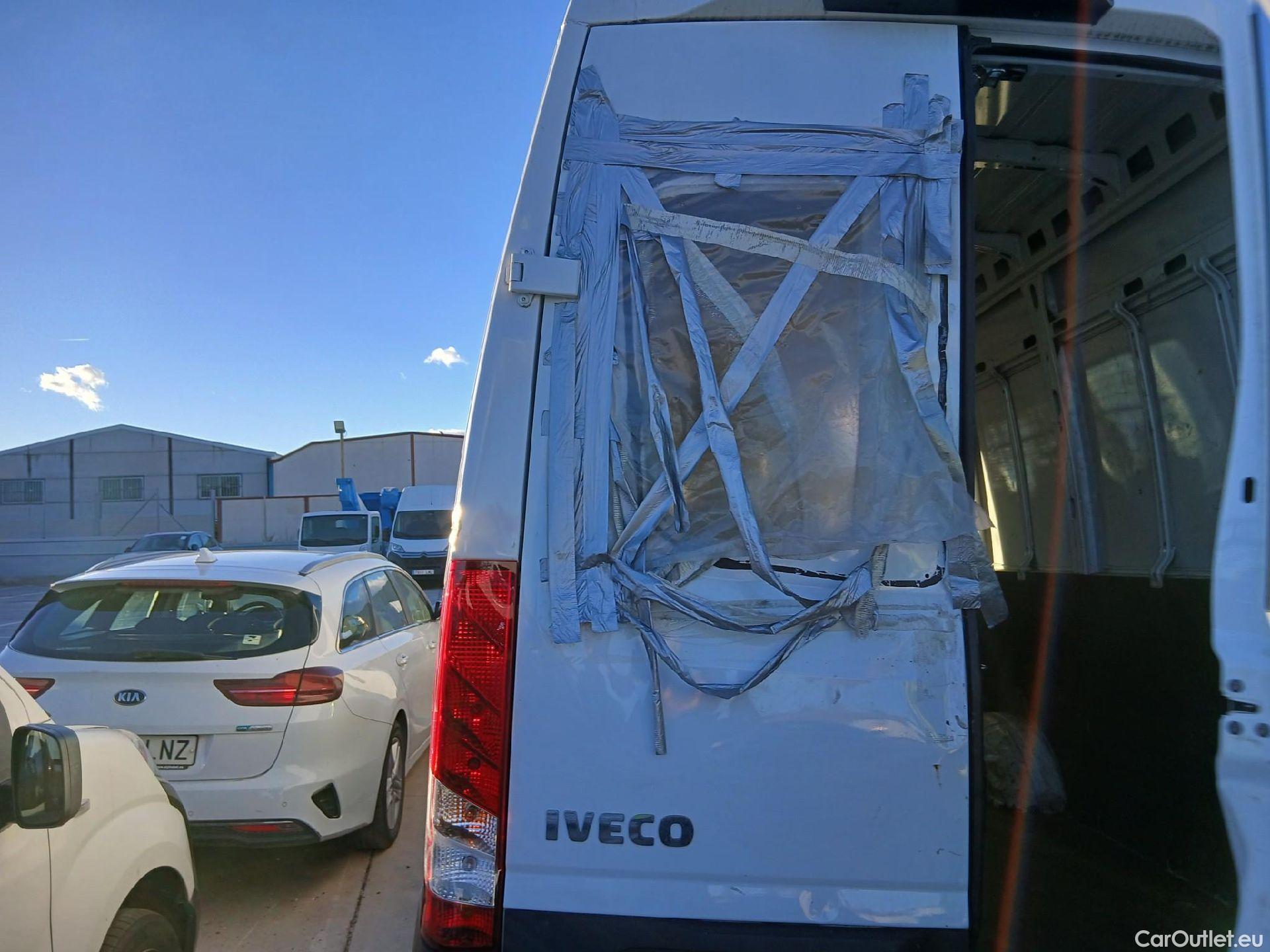  Iveco  Daily IVECO  / 2019 / 4P / combi 35S 14H V 4100/H2 16H M3  #33