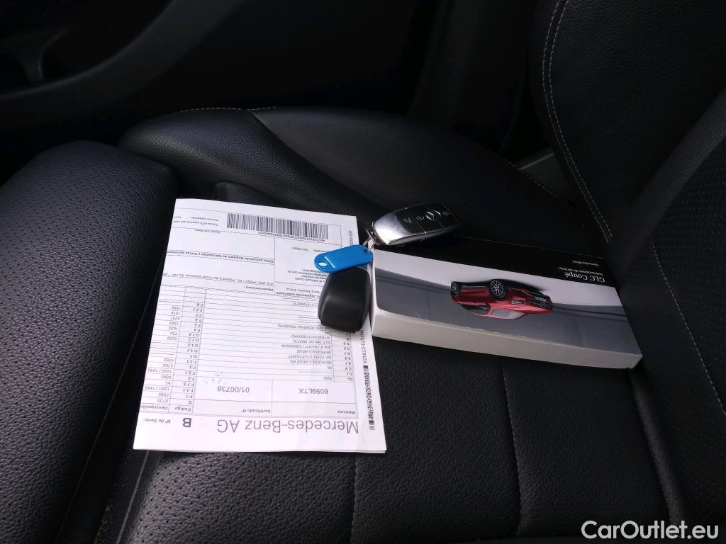  Mercedes  G-Klasee MERCEDES-BENZ GLC Coupé / 2019 / 5P / coupé GLC 300 de 4MATIC #12