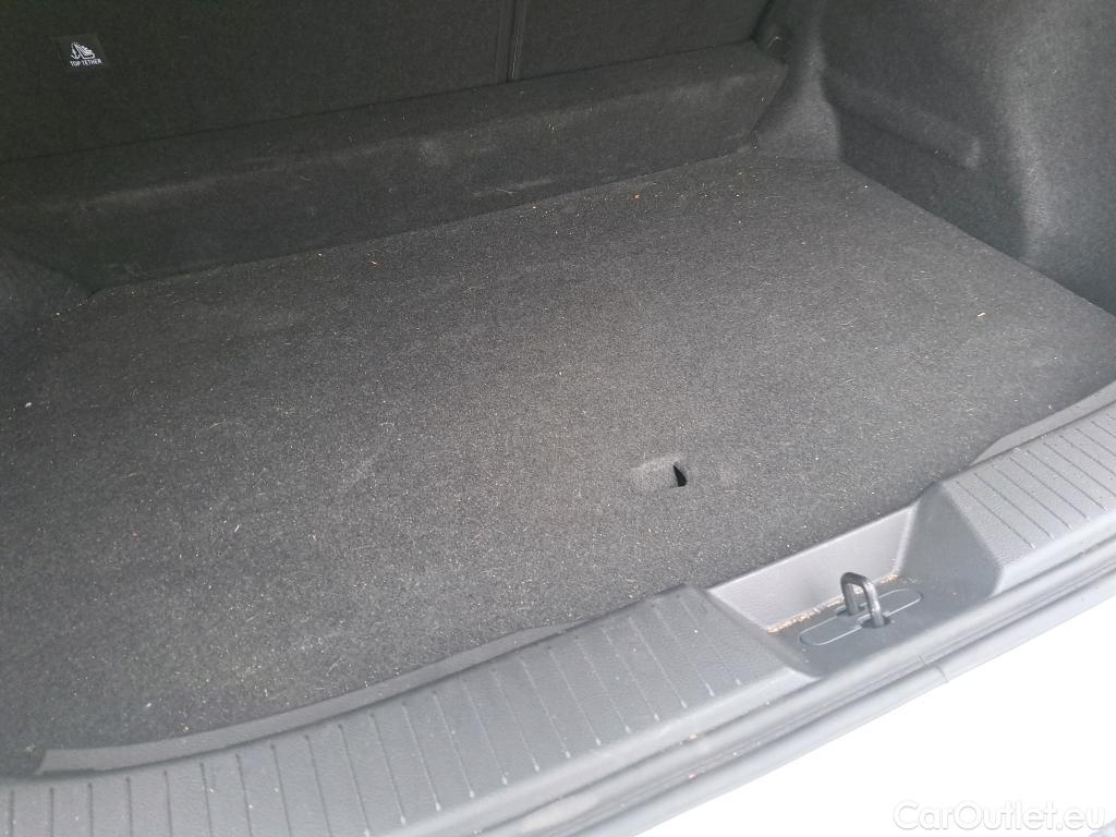  Land Rover  Discovery NISSAN QASHQAI / 2024 / 5P / todoterreno DIG-T 103kW (140CV) mHEV 4x2 Acenta #13