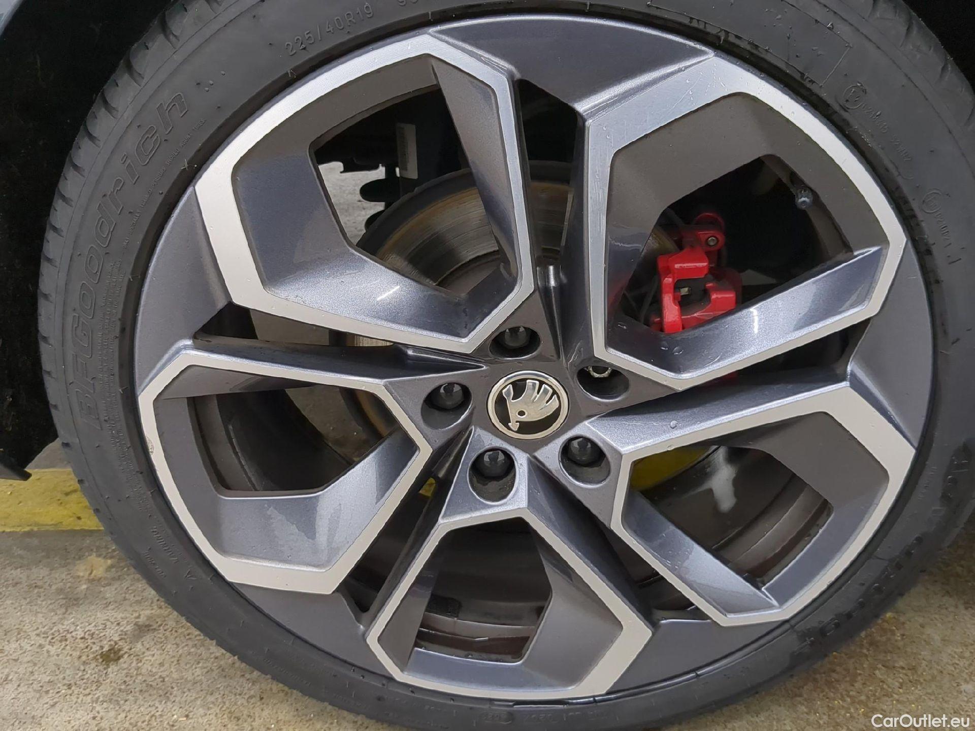  Skoda  Octavia  Berline RS 2.0 TDI 200CV BVA7 E6d #7