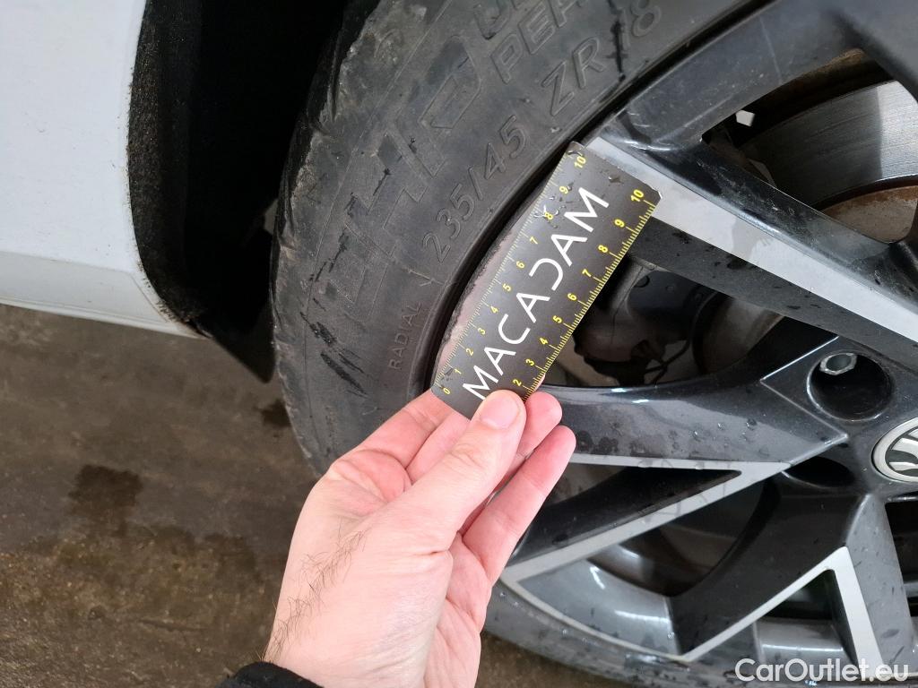  Skoda  Superb SKODA  Combi / 2019 / 5P / Break 1.4 TSI PHEV 218ch DSG6 Laurin & Klement #9