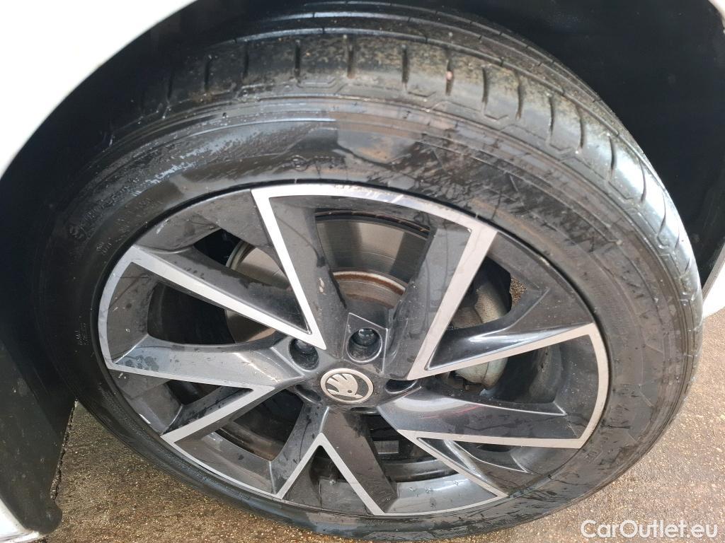  Skoda  Superb SKODA  Combi / 2019 / 5P / Break 1.4 TSI PHEV 218ch DSG6 Laurin & Klement #11