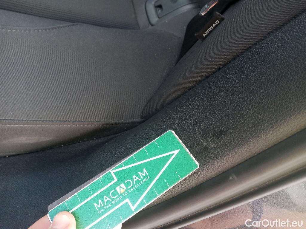  Audi  A4 AUDI  / 2019 / 5P / familiar Avant S line 35 TFSI 110kW (150CV) #17