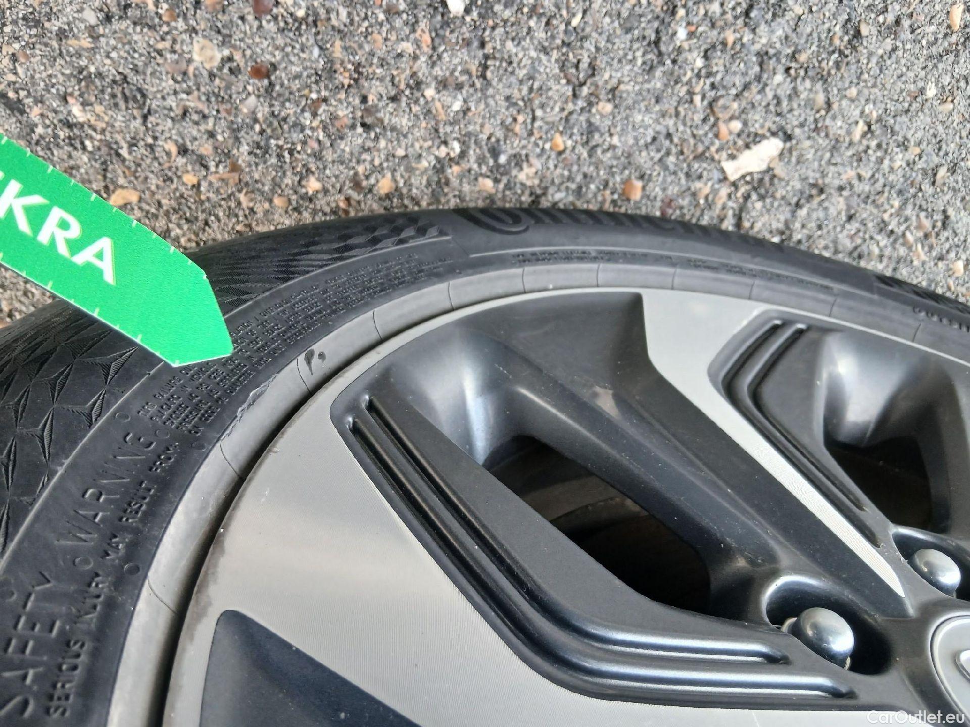  Hyundai  Konna HYUNDAI Kona / 2017 / 5P / todoterreno 1.6 GDI HEV Klass DCT #9