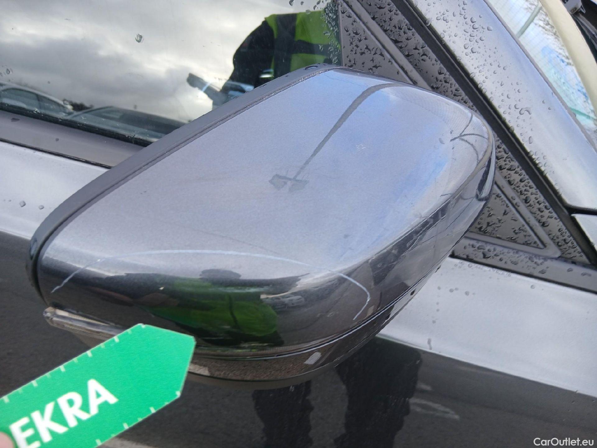  Bmw  Serie 3 BMW  / 2018 / 4P / sedán 318d Auto. #16