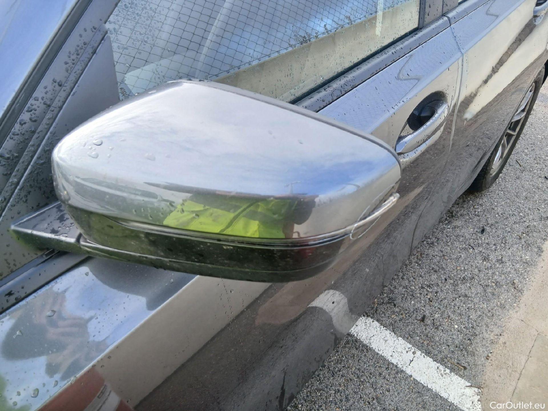  Bmw  Serie 3 BMW  / 2018 / 4P / sedán 318d Auto. #4