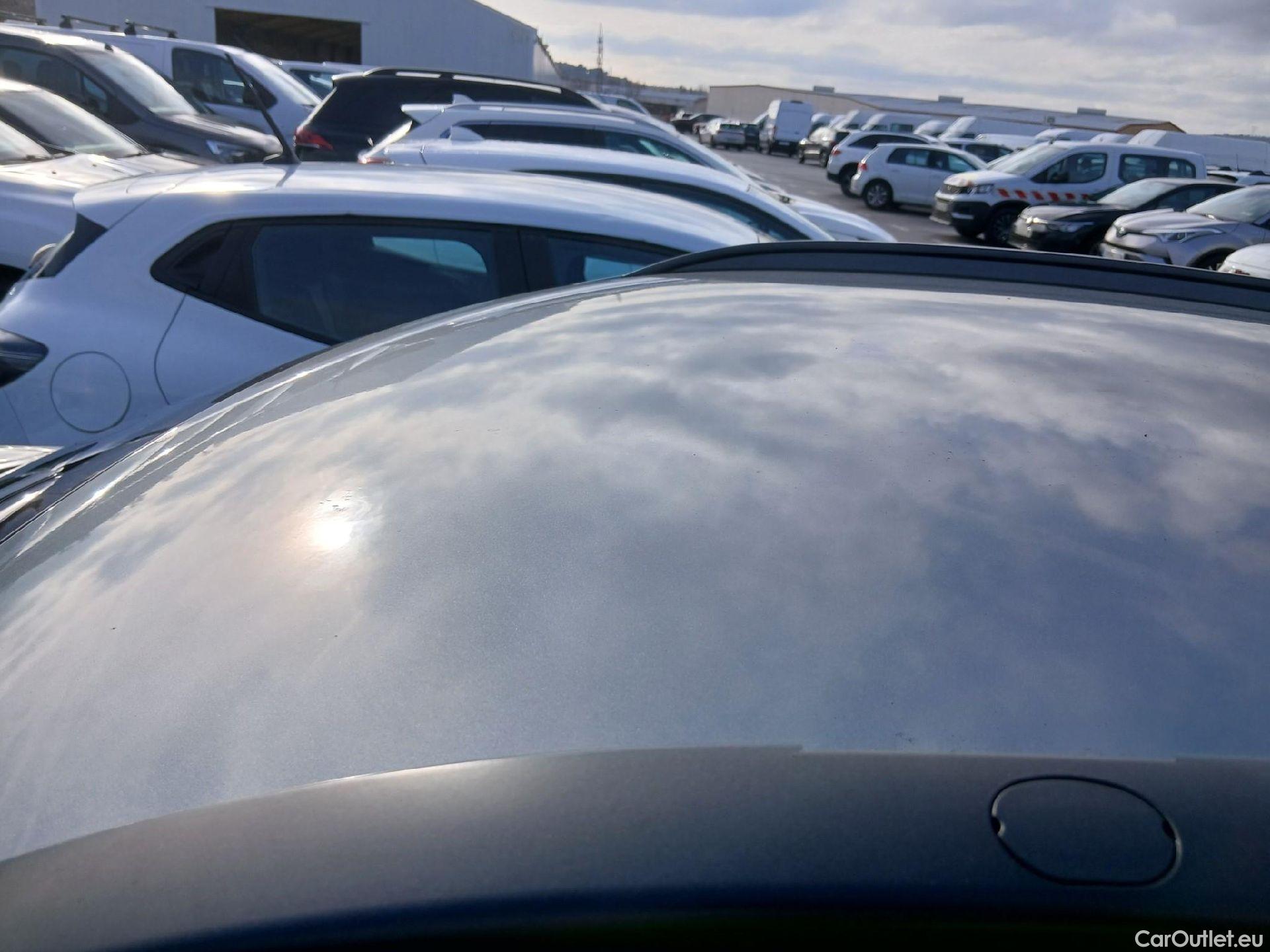  Hyundai  Konna HYUNDAI Kona / 2017 / 5P / todoterreno 1.6 GDI HEV Klass DCT #40