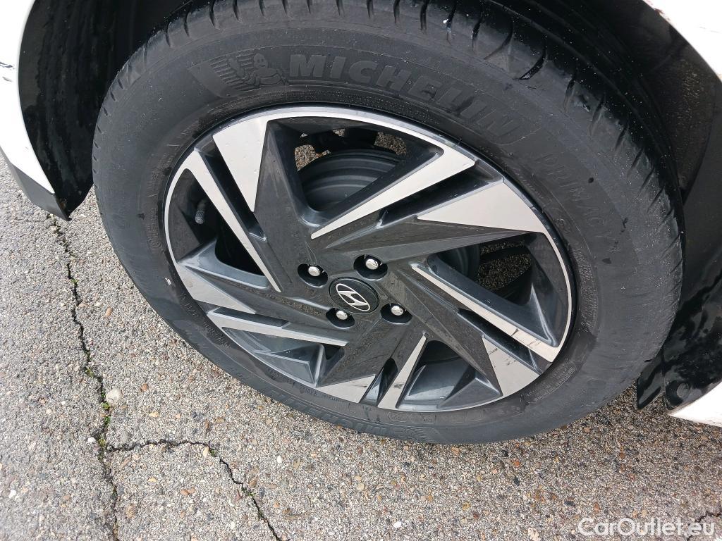  Hyundai  i20 HYUNDAI  / 2020 / 5P / berlina con portón 1.2 MPI SLX #28