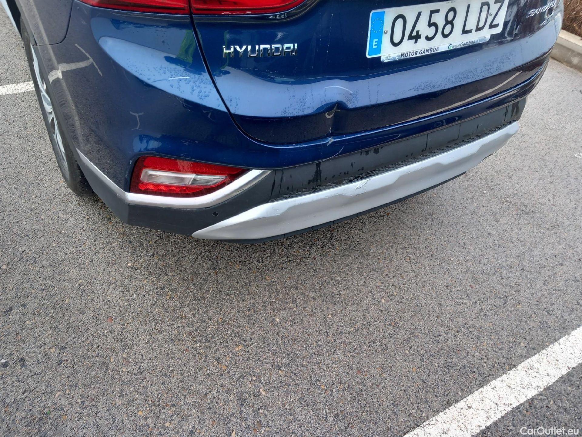  Hyundai  Santa Fe HYUNDAI  / 2018 / 5P / todoterreno 2.2 CRDi Tecno Auto 4x2 SR #21