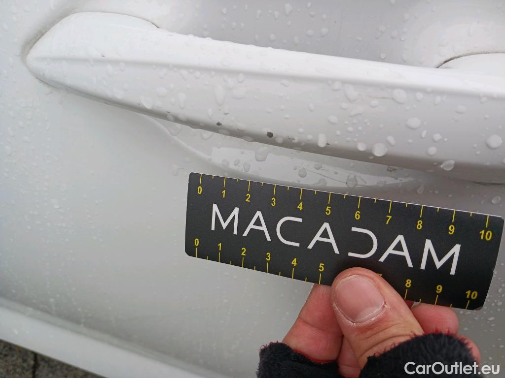  Hyundai  i20 HYUNDAI  / 2020 / 5P / berlina con portón 1.2 MPI SLX #23