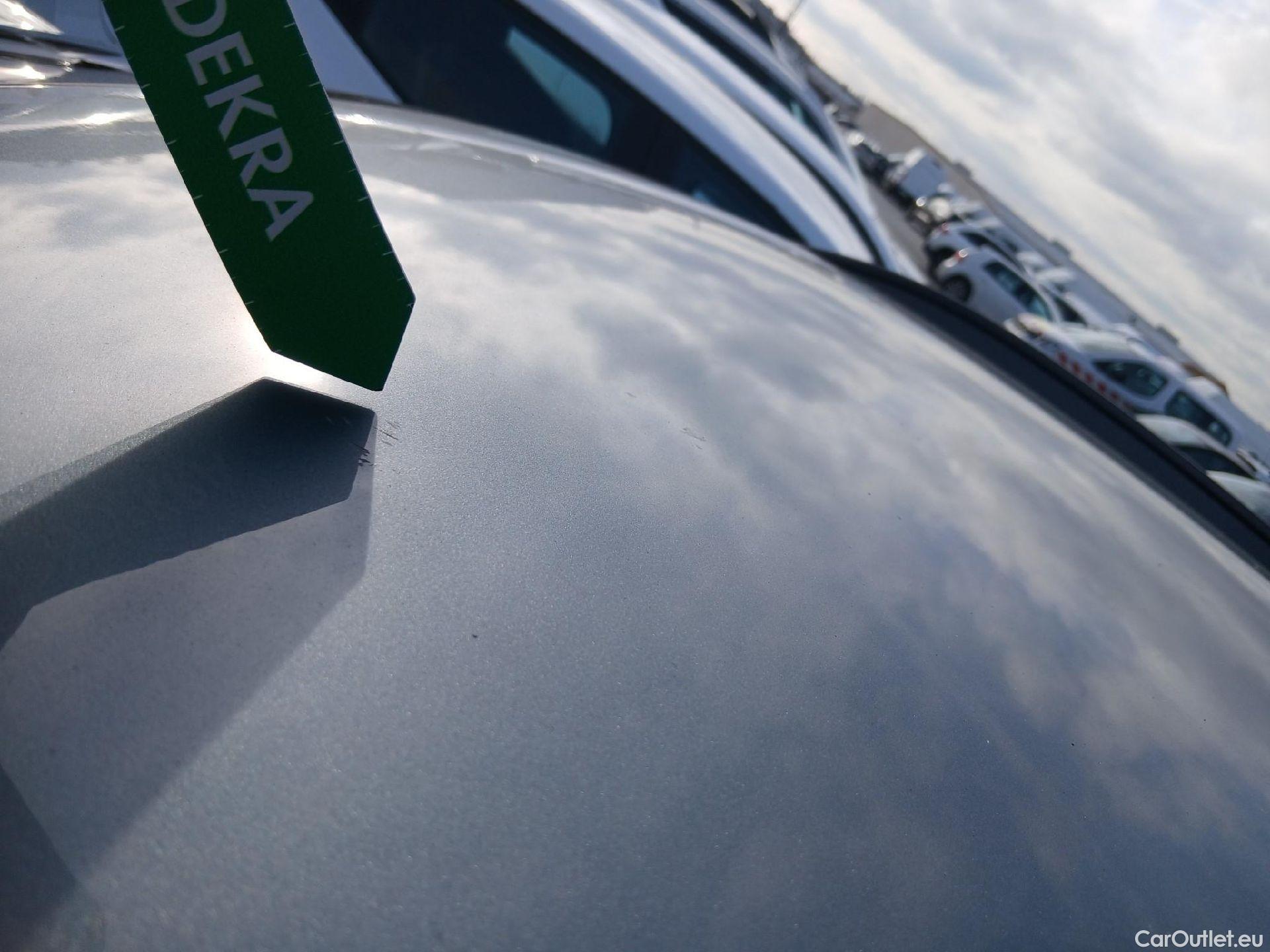  Hyundai  Konna HYUNDAI Kona / 2017 / 5P / todoterreno 1.6 GDI HEV Klass DCT #41