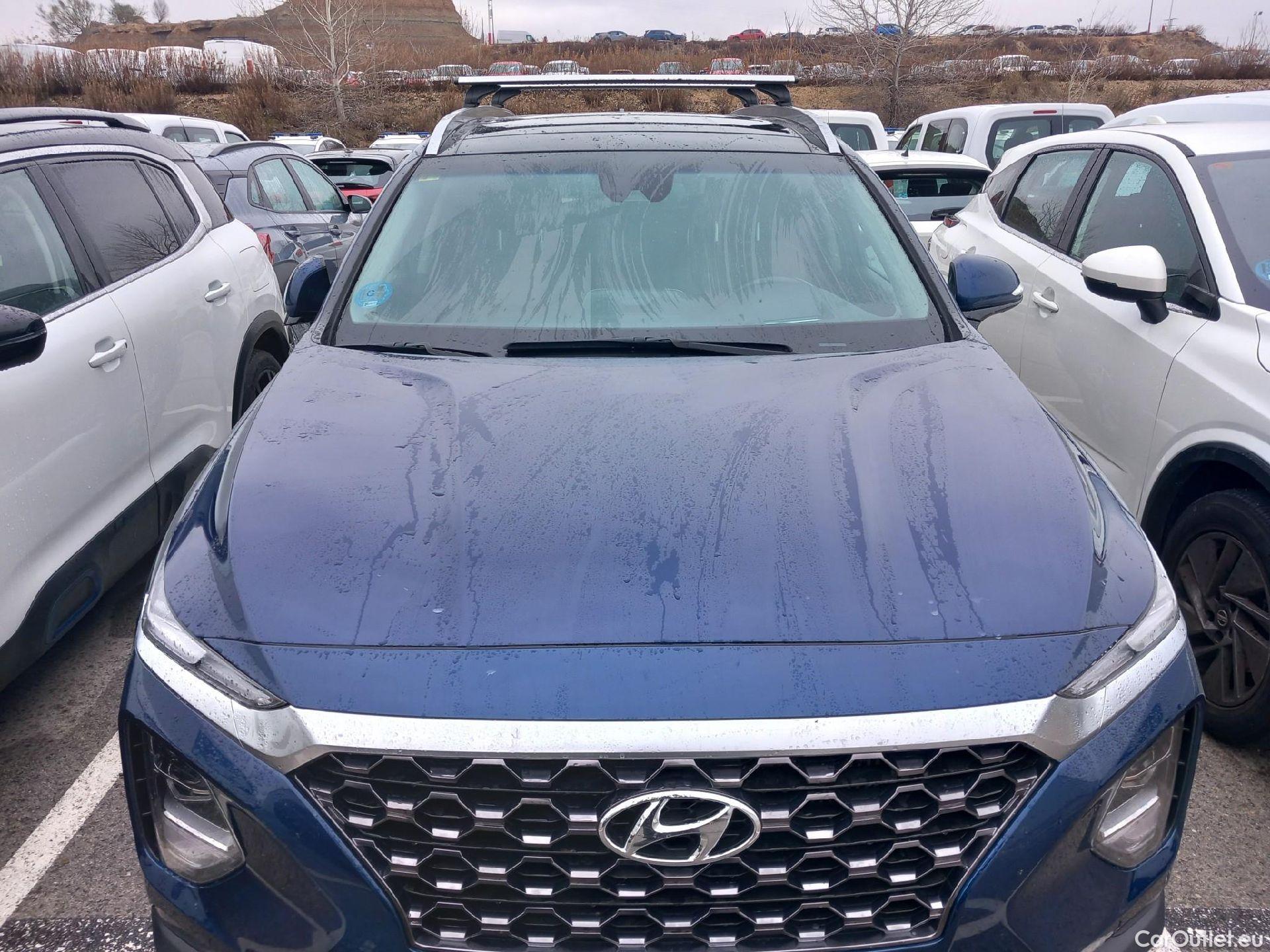  Hyundai  Santa Fe HYUNDAI  / 2018 / 5P / todoterreno 2.2 CRDi Tecno Auto 4x2 SR #2