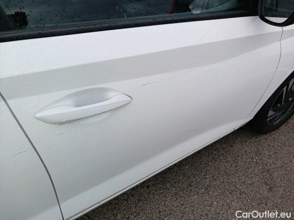  Hyundai  i20 HYUNDAI  / 2020 / 5P / berlina con portón 1.2 MPI SLX #14