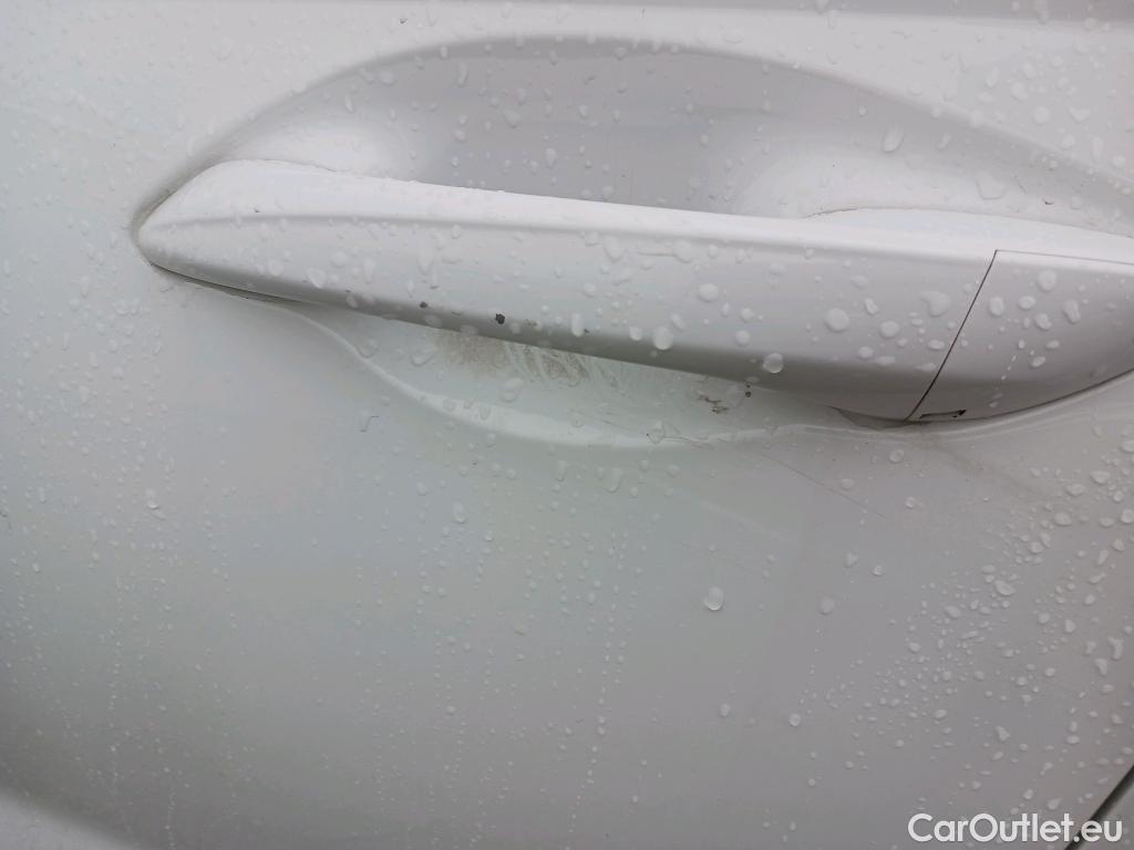  Hyundai  i20 HYUNDAI  / 2020 / 5P / berlina con portón 1.2 MPI SLX #22