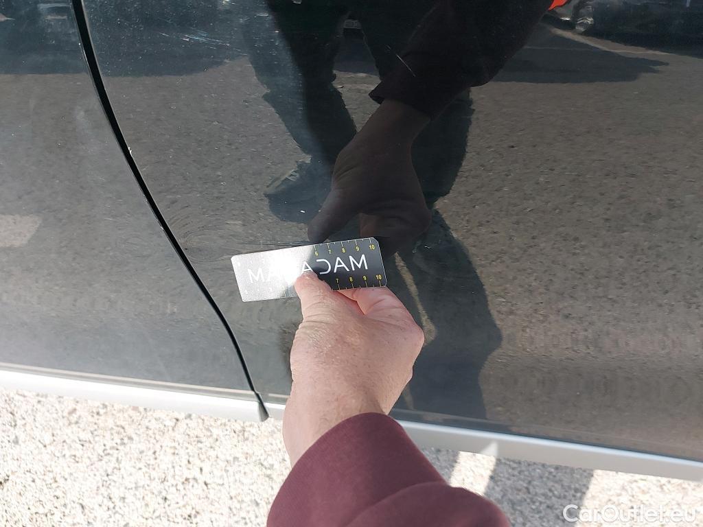  Hyundai   Ioniq HYUNDAI / 2019 / 5P / berlina con portón 1.6 GDI HEV Style DCT #5