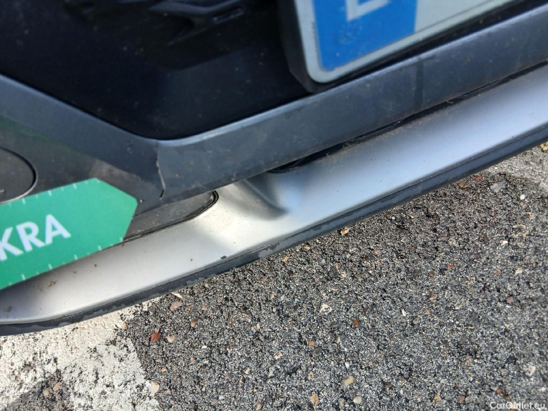  Hyundai  Konna HYUNDAI Kona / 2017 / 5P / todoterreno 1.6 GDI HEV Klass DCT #17