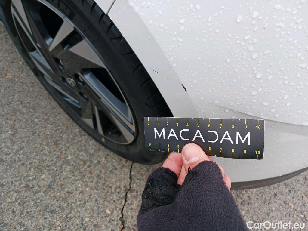  Hyundai  i20 HYUNDAI  / 2020 / 5P / berlina con portón 1.2 MPI SLX #21