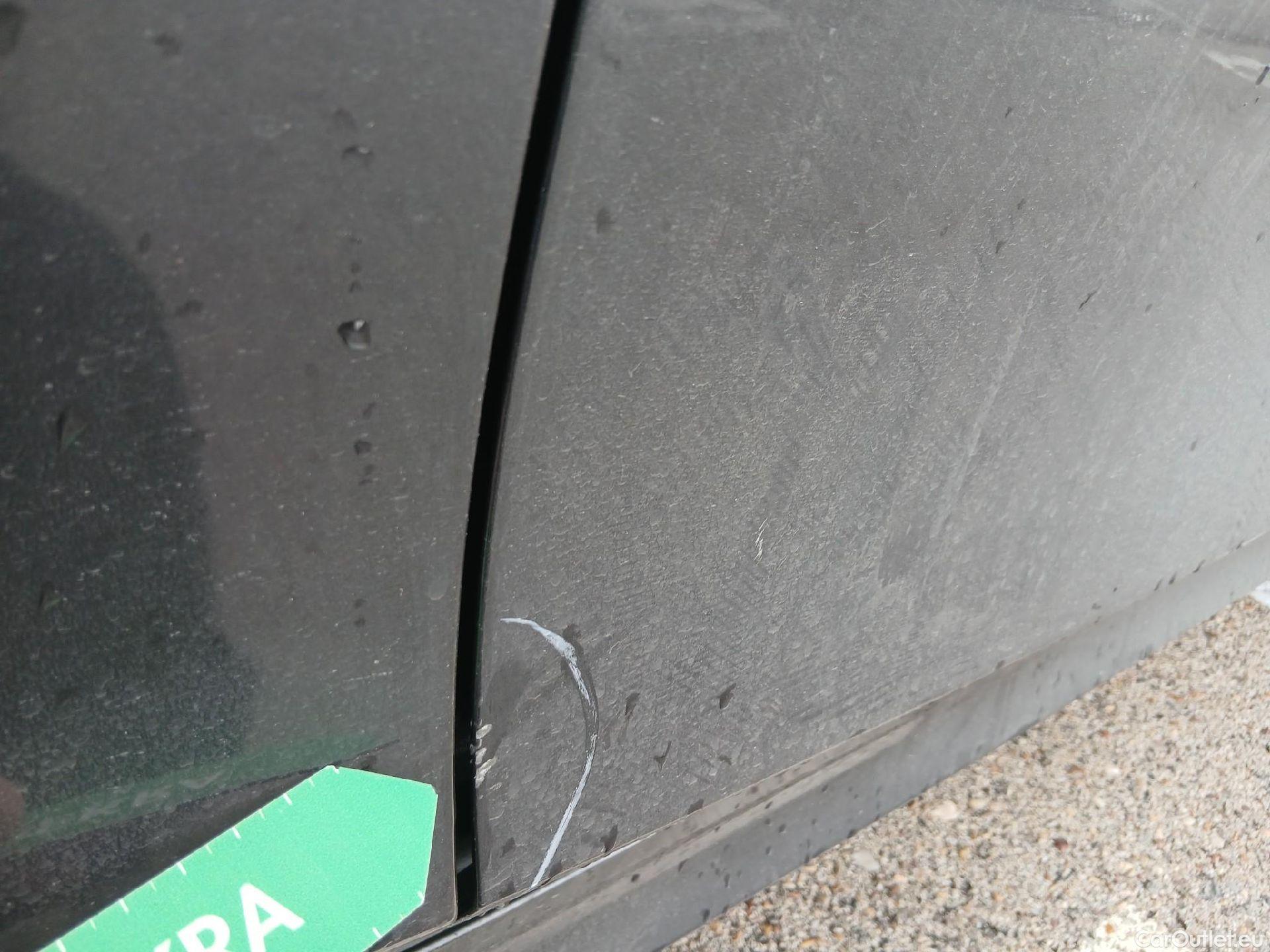  Bmw  Serie 3 BMW  / 2018 / 4P / sedán 318d Auto. #14