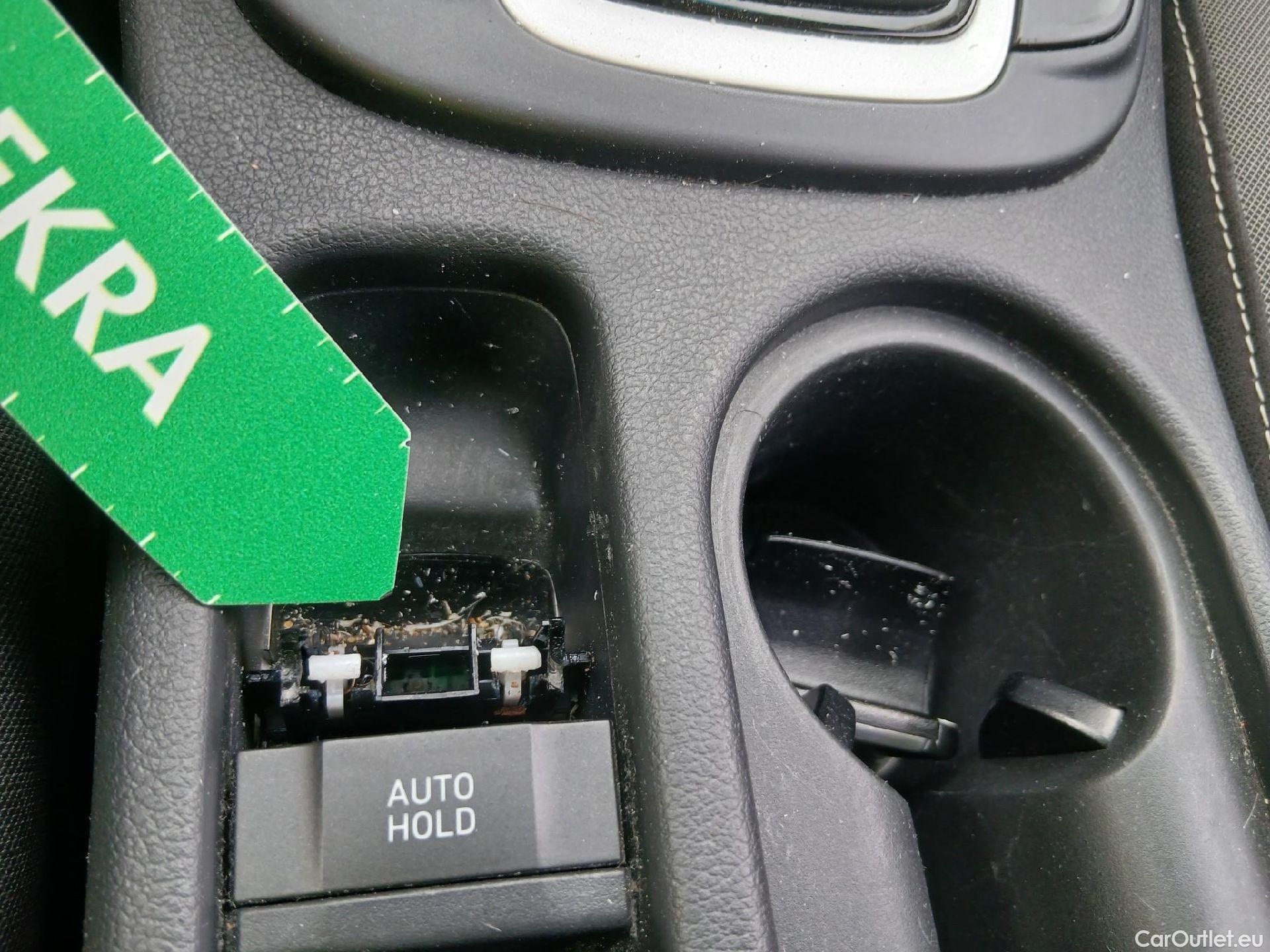  Hyundai  Konna HYUNDAI Kona / 2017 / 5P / todoterreno 1.6 GDI HEV Klass DCT #3