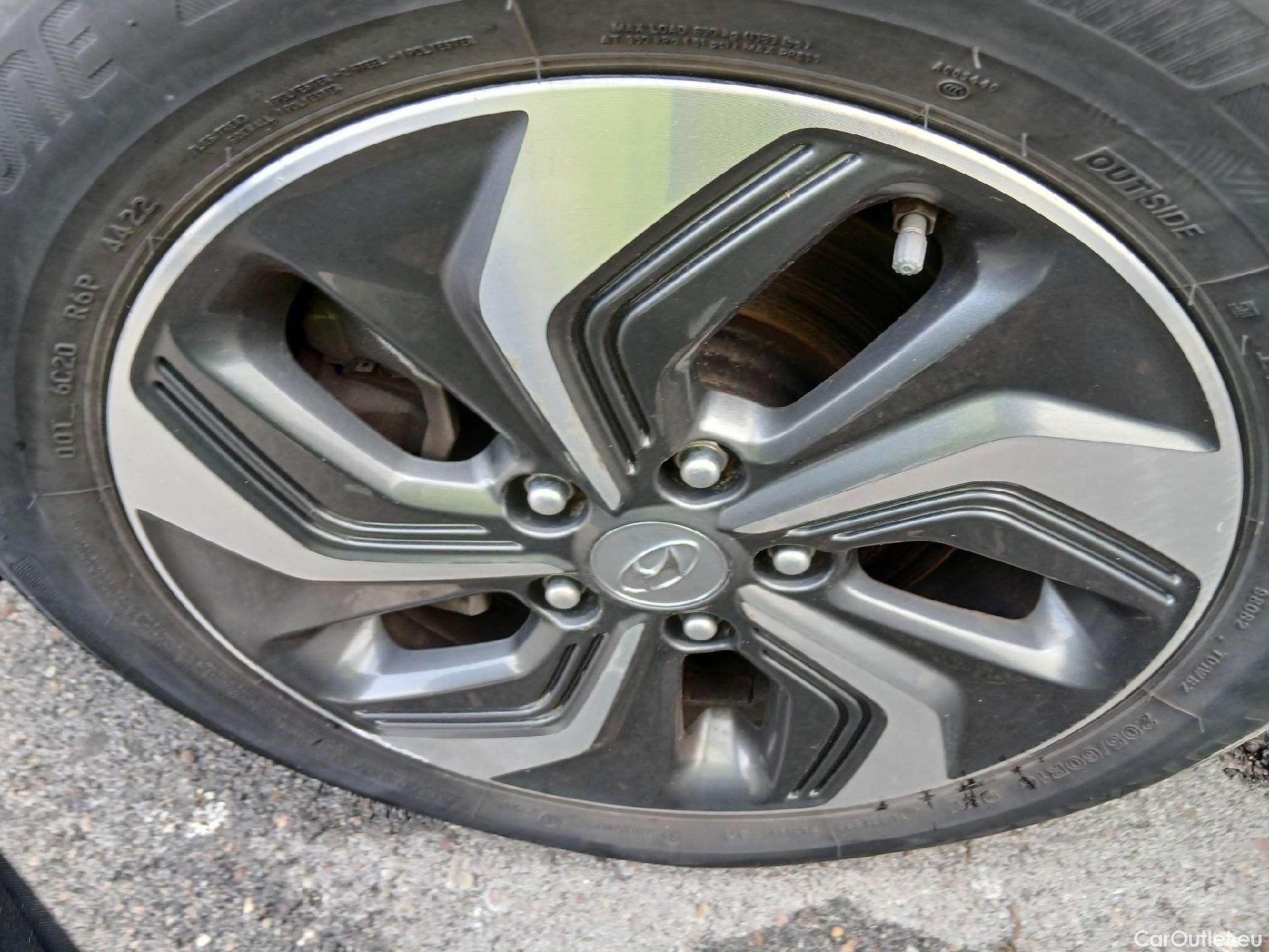  Hyundai  Konna HYUNDAI Kona / 2017 / 5P / todoterreno 1.6 GDI HEV Klass DCT #6