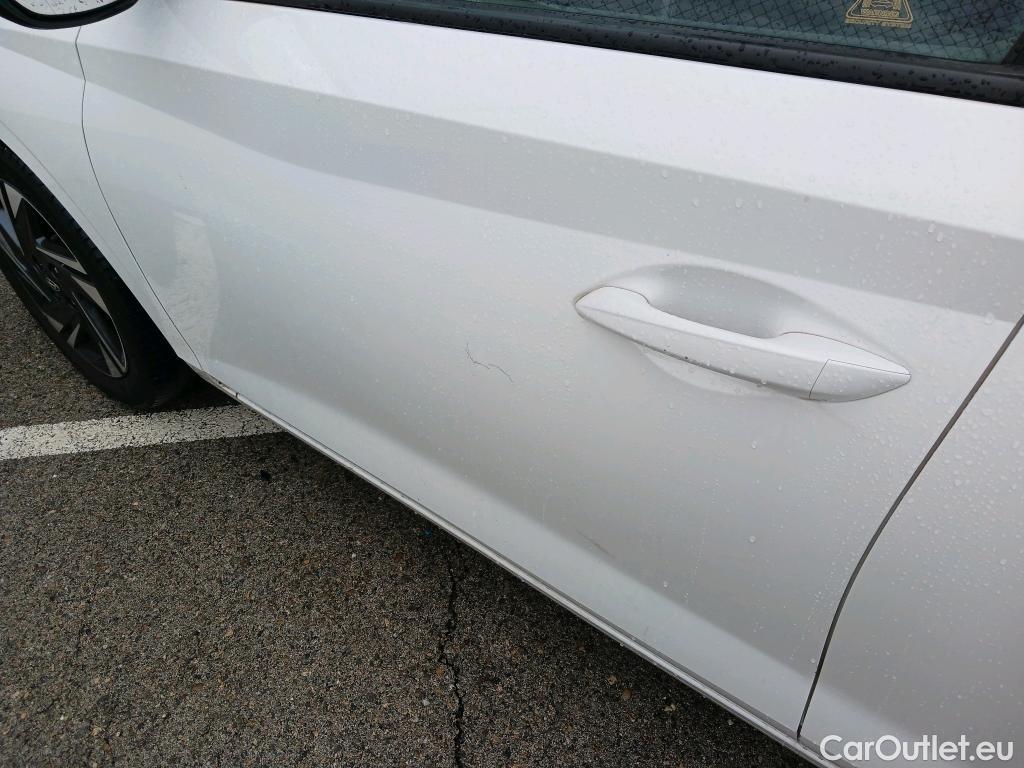  Hyundai  i20 HYUNDAI  / 2020 / 5P / berlina con portón 1.2 MPI SLX #12