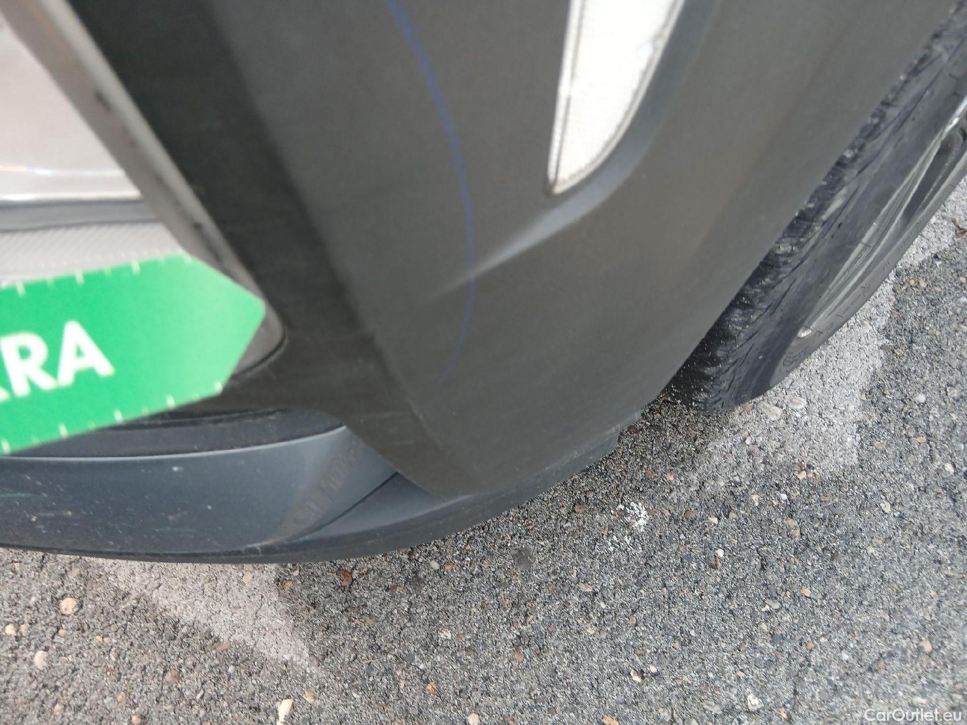  Hyundai  Konna HYUNDAI Kona / 2017 / 5P / todoterreno 1.6 GDI HEV Klass DCT #18