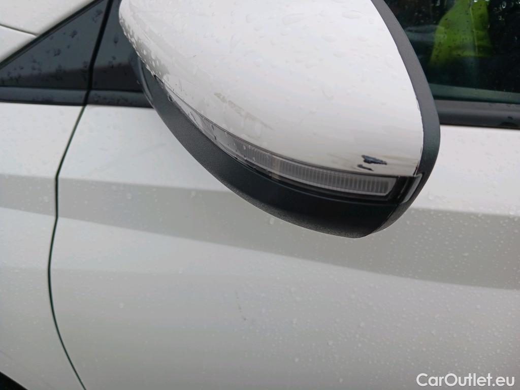  Hyundai  i20 HYUNDAI  / 2020 / 5P / berlina con portón 1.2 MPI SLX #24