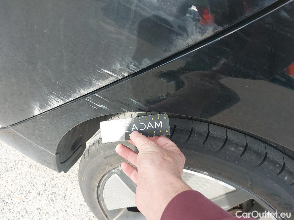  Hyundai   Ioniq HYUNDAI / 2019 / 5P / berlina con portón 1.6 GDI HEV Style DCT #7