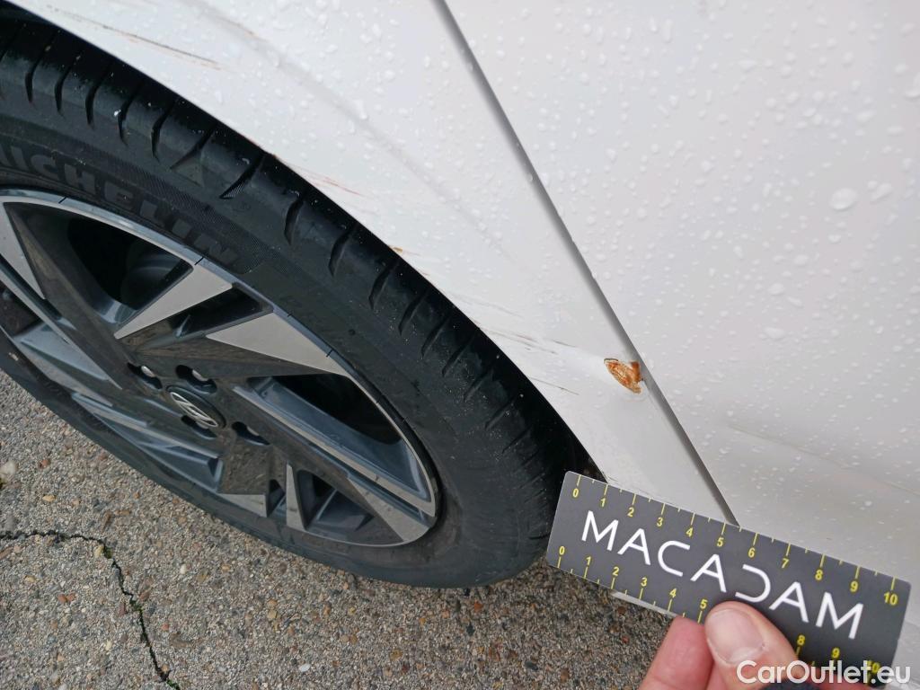  Hyundai  i20 HYUNDAI  / 2020 / 5P / berlina con portón 1.2 MPI SLX #11