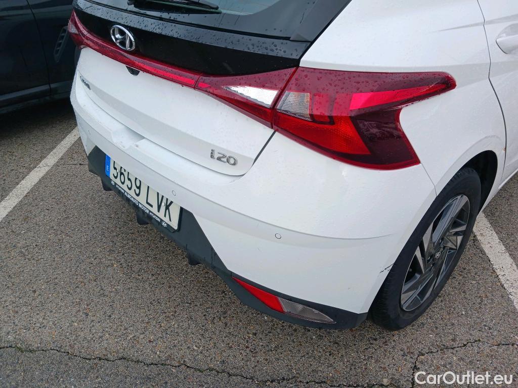  Hyundai  i20 HYUNDAI  / 2020 / 5P / berlina con portón 1.2 MPI SLX #19