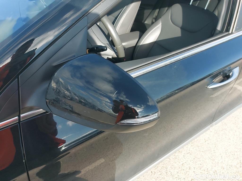  Hyundai   Ioniq HYUNDAI / 2019 / 5P / berlina con portón 1.6 GDI HEV Style DCT #27