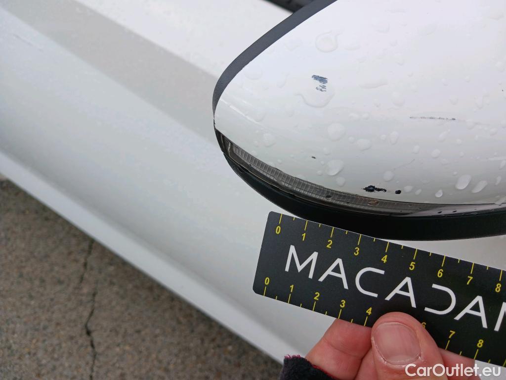  Hyundai  i20 HYUNDAI  / 2020 / 5P / berlina con portón 1.2 MPI SLX #27