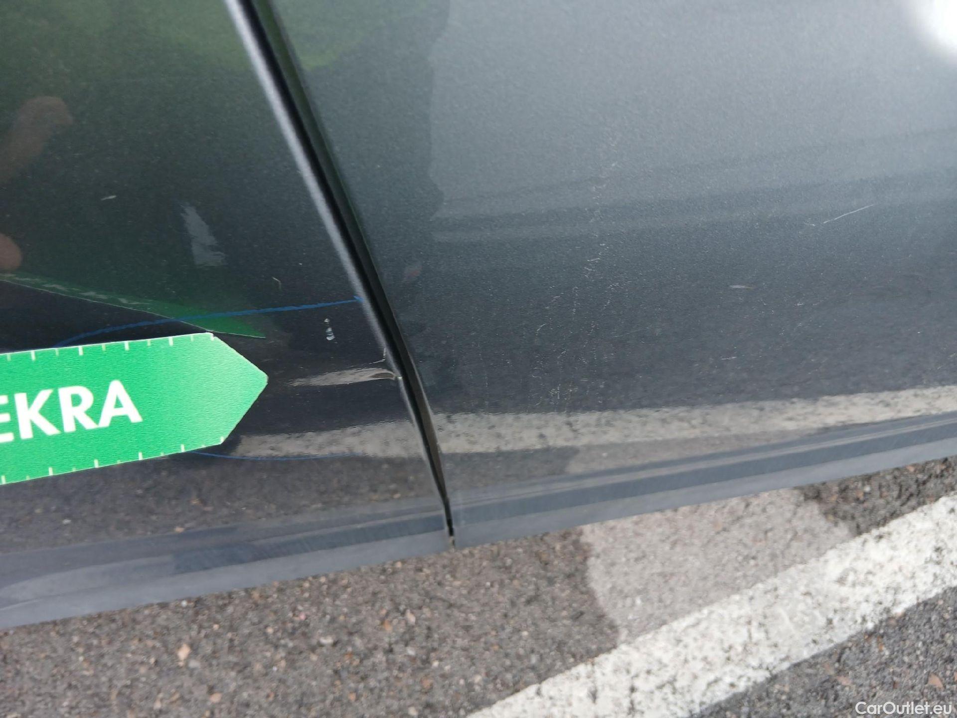  Hyundai  Konna HYUNDAI Kona / 2017 / 5P / todoterreno 1.6 GDI HEV Klass DCT #32