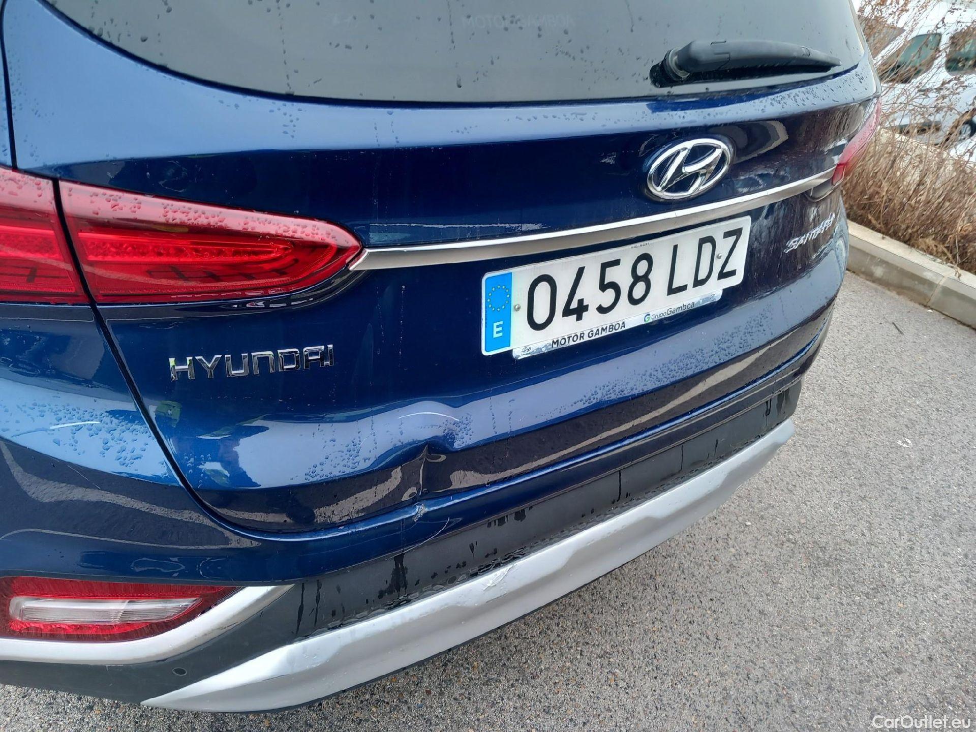  Hyundai  Santa Fe HYUNDAI  / 2018 / 5P / todoterreno 2.2 CRDi Tecno Auto 4x2 SR #17