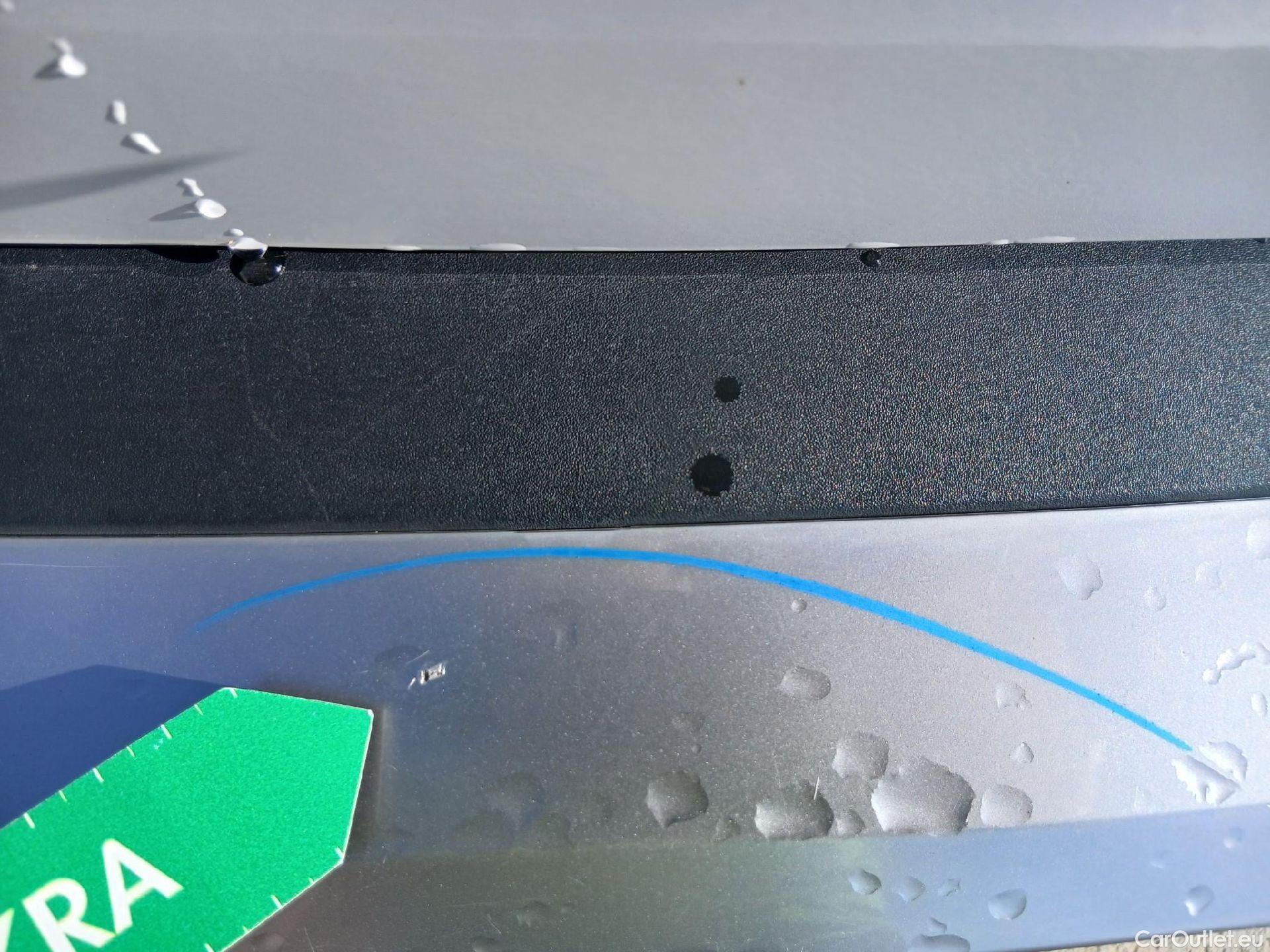  Peugeot  2008 PEUGEOT  / 2019 / 5P / todoterreno Allure BlueHDI 81kW (110CV) #21