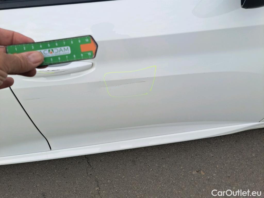  Peugeot  208 PEUGEOT  / 2019 / 5P / berlina con portón BlueHDi 73kW (100CV) Active Pack (AC) #1