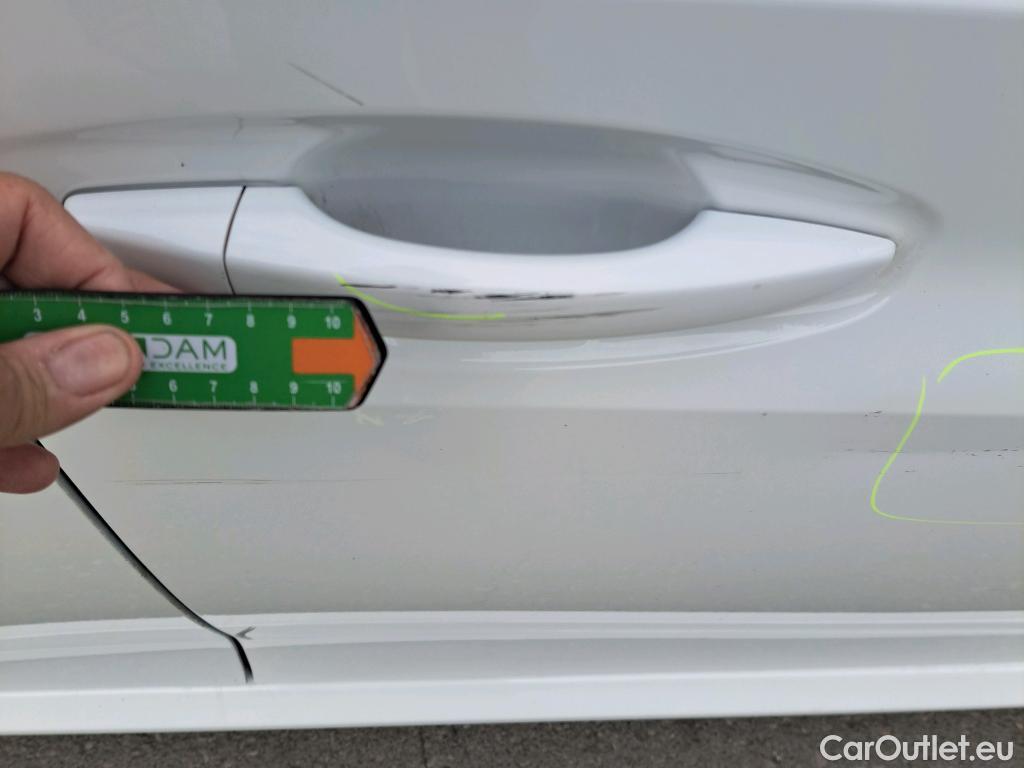  Peugeot  208 PEUGEOT  / 2019 / 5P / berlina con portón BlueHDi 73kW (100CV) Active Pack (AC) #22