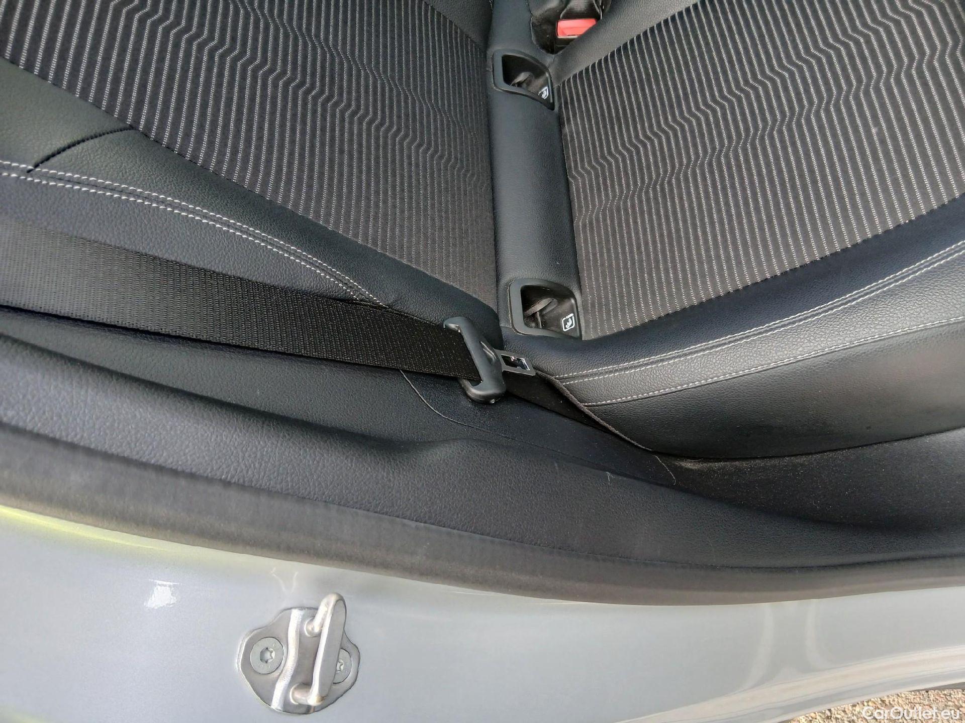  Mercedes  GLA MERCEDES-BENZ  / 2020 / 5P / todoterreno  250 e #24