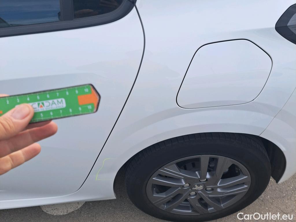  Peugeot  208 PEUGEOT  / 2019 / 5P / berlina con portón BlueHDi 73kW (100CV) Active Pack (AC) #4