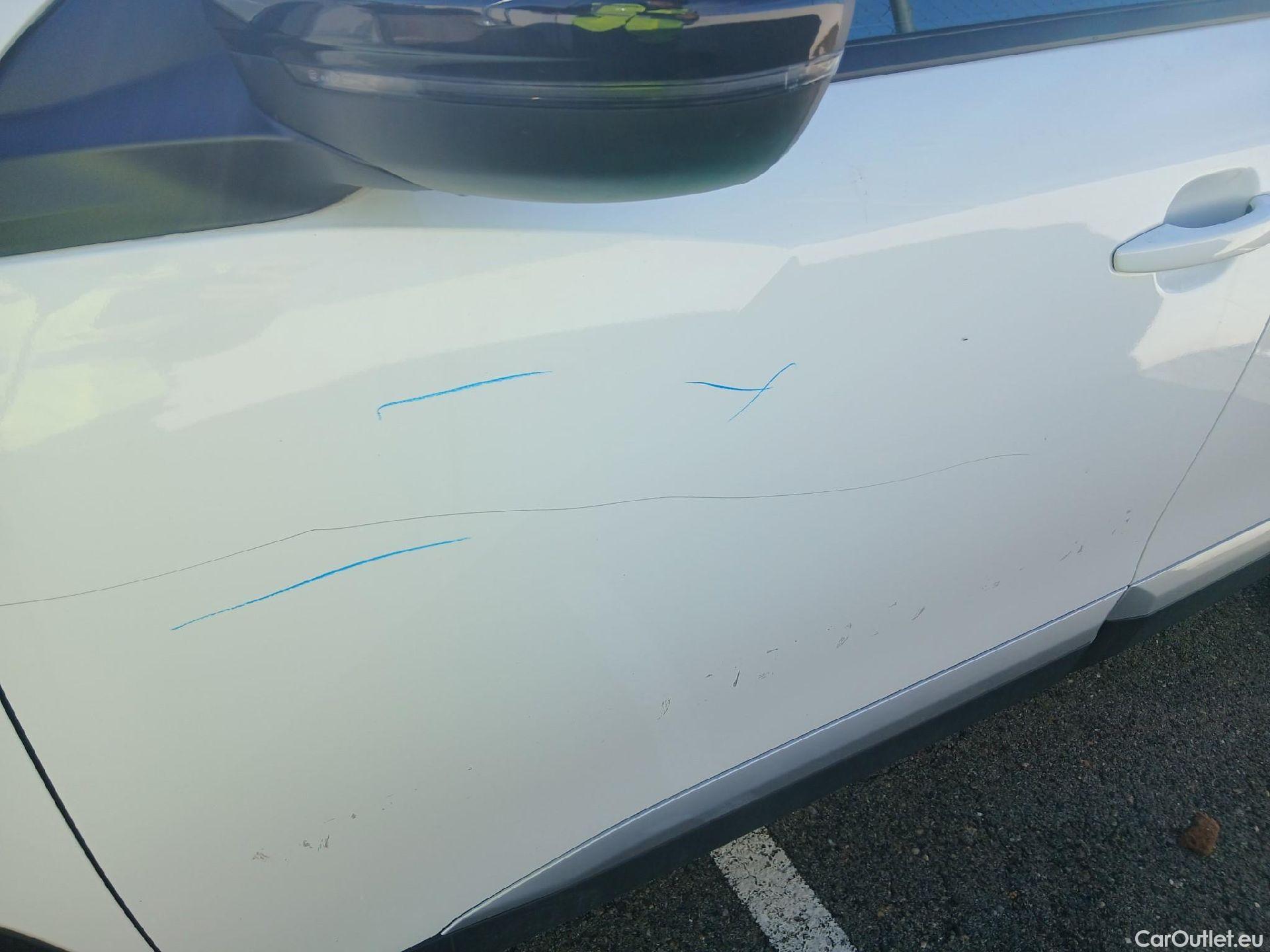  Peugeot  2008 PEUGEOT  / 2019 / 5P / todoterreno Allure BlueHDI 81kW (110CV) #12