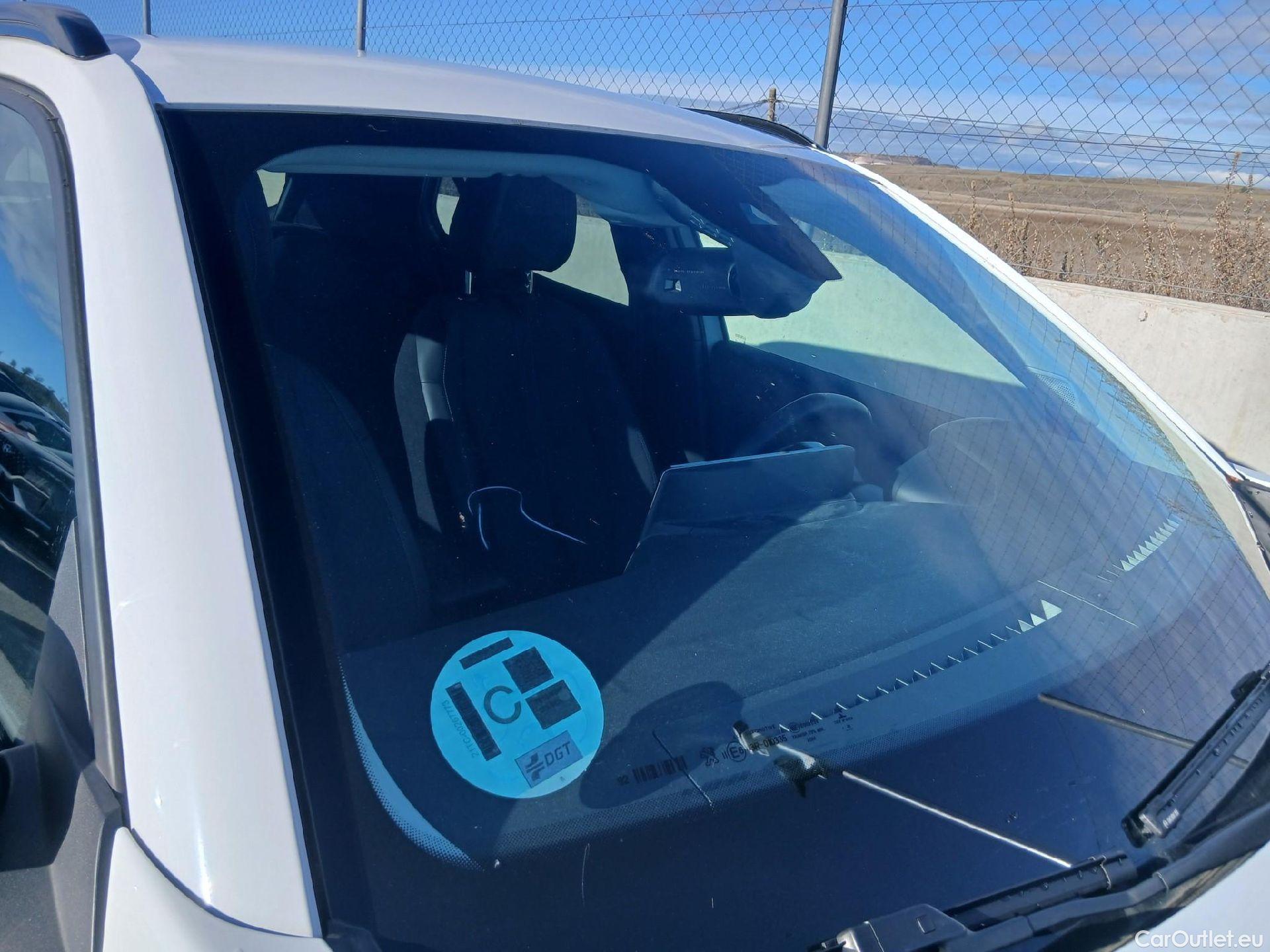  Peugeot  2008 PEUGEOT  / 2019 / 5P / todoterreno Allure BlueHDI 81kW (110CV) #5