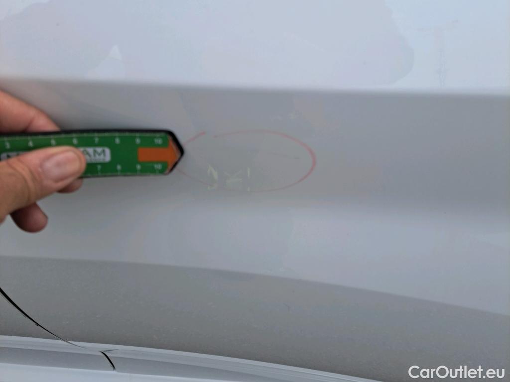  Peugeot  208 PEUGEOT  / 2019 / 5P / berlina con portón BlueHDi 73kW (100CV) Active Pack (AC) #16