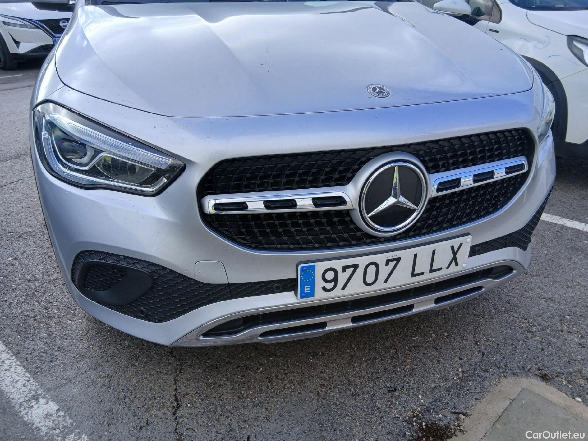  Mercedes  GLA MERCEDES-BENZ  / 2020 / 5P / todoterreno  250 e #6