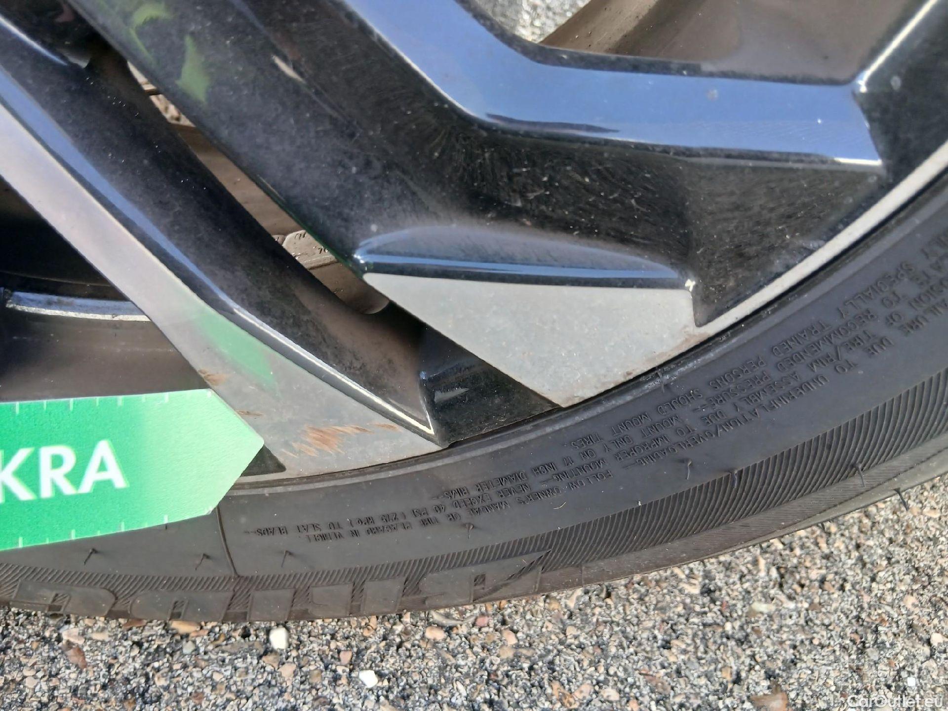  Peugeot  2008 PEUGEOT  / 2019 / 5P / todoterreno Allure BlueHDI 81kW (110CV) #1