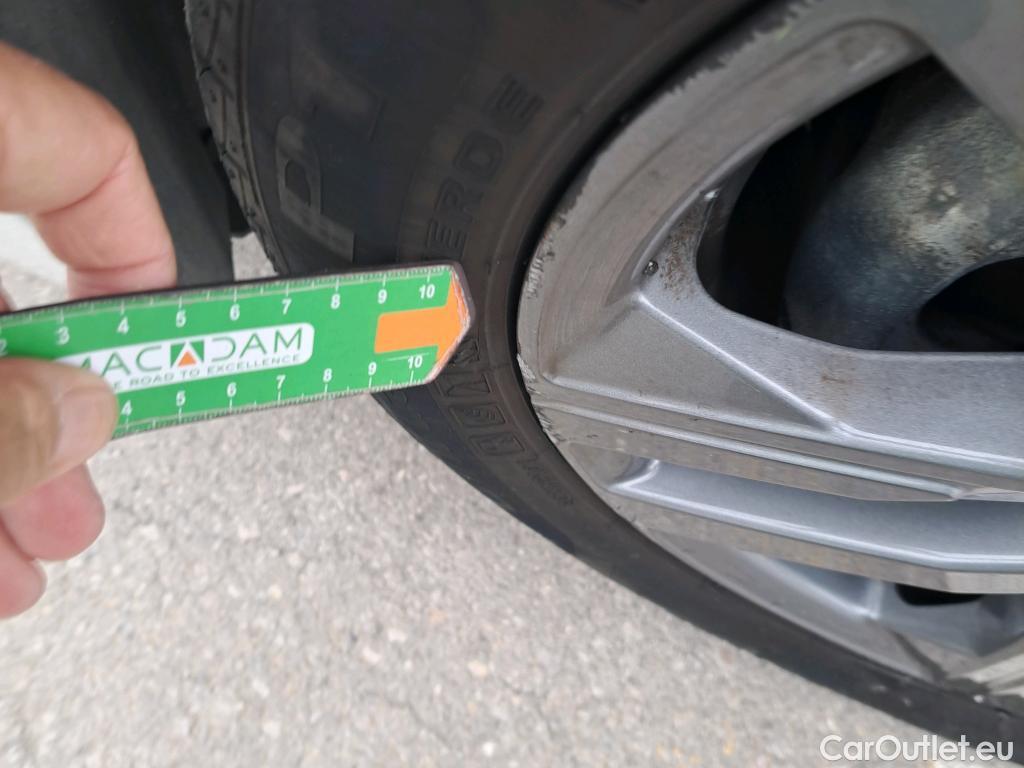  Peugeot  208 PEUGEOT  / 2019 / 5P / berlina con portón BlueHDi 73kW (100CV) Active Pack (AC) #7