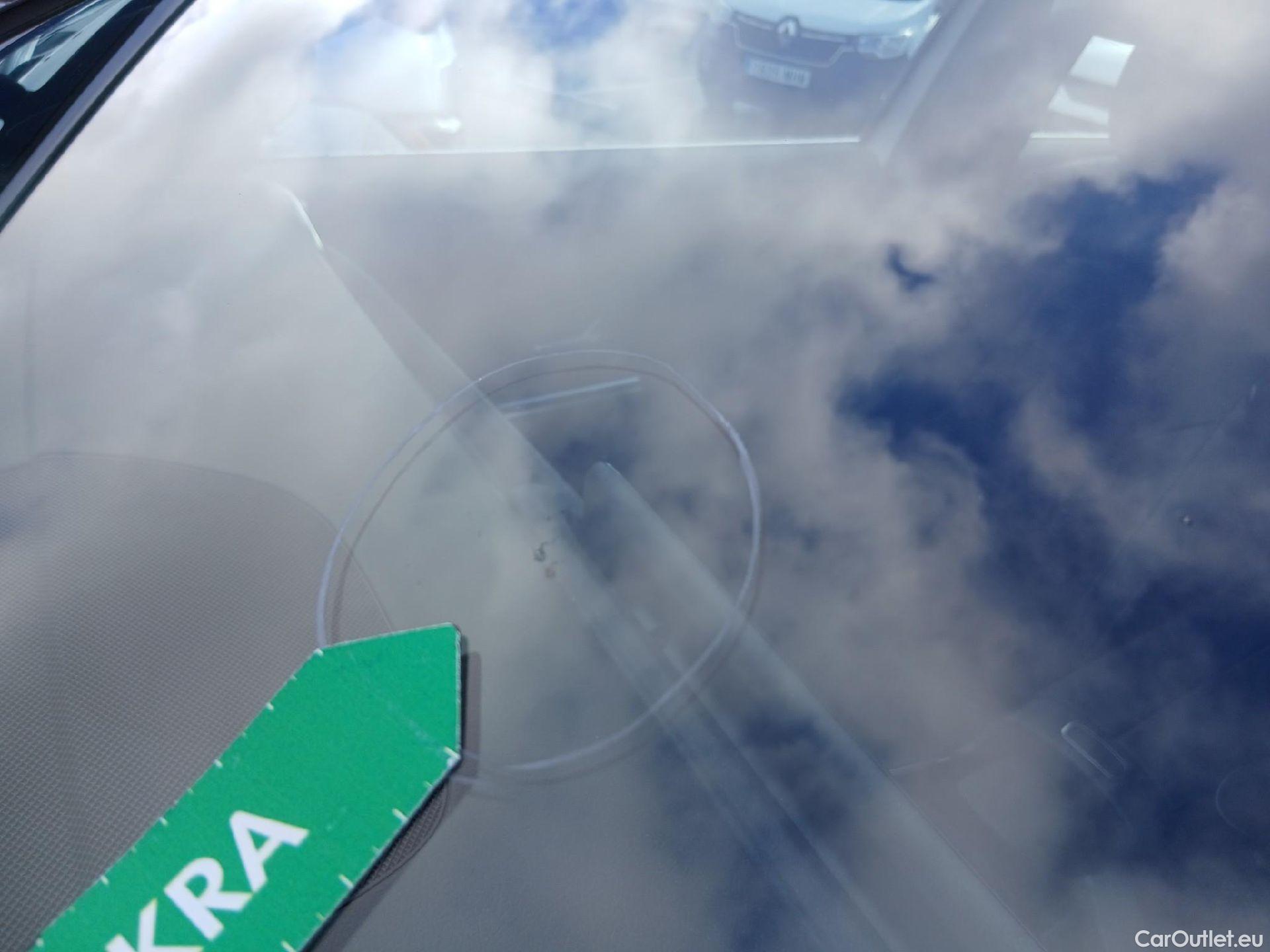  Mercedes  GLA MERCEDES-BENZ  / 2020 / 5P / todoterreno  250 e #3