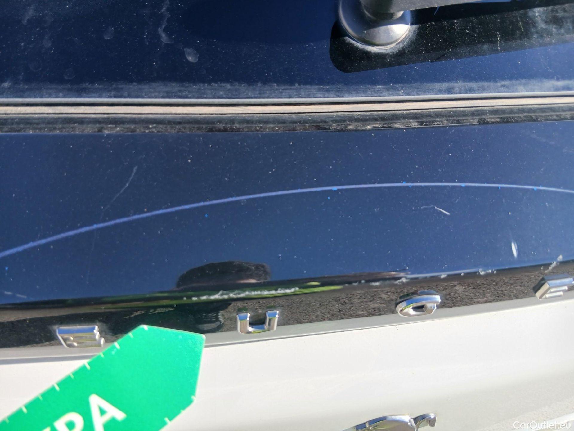  Peugeot  2008 PEUGEOT  / 2019 / 5P / todoterreno Allure BlueHDI 81kW (110CV) #18