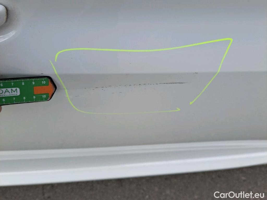  Peugeot  208 PEUGEOT  / 2019 / 5P / berlina con portón BlueHDi 73kW (100CV) Active Pack (AC) #2